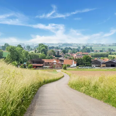 Spacious Family Home, Cleaning Included Holiday home