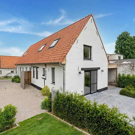 Spacious Family Home, Cleaning Included Holiday home