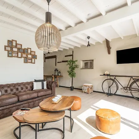 Spacious Family Home, Cleaning Included Holiday home